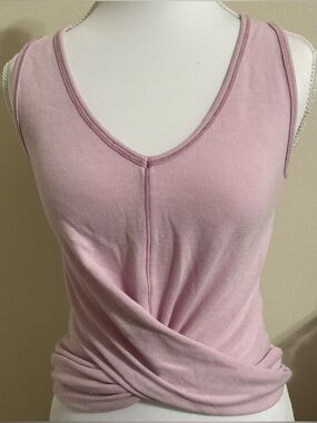 NWT - Lush Sleeveless Twist Hem V-Neck Tank Top - Light Pink, Sz X-Small